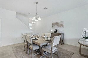 Dining - Kissimmee 4BR Retreat House for 8 (Kissimmee)