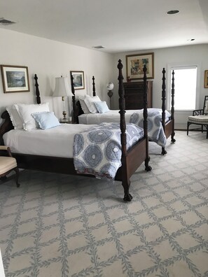 Room - Classic Bridgehampton Farmhouse - Heated Pool - South of Highway - Walk to Town (Bridgehampton)