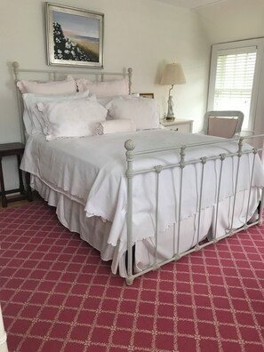 6 quartos, ferros/tábuas de passar roupa, Wi-Fi, roupa de cama