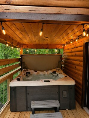 Outdoor spa tub - Secluded Cabin + Private Lake Access - No Parkway Traffic - Hidden Ridge Retreat (Sevierville)