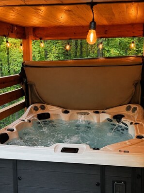 Outdoor spa tub - Secluded Cabin + Private Lake Access - No Parkway Traffic - Hidden Ridge Retreat (Sevierville)