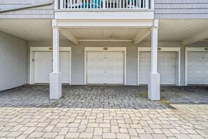 Exterior - Recently Renovated 3-bedroom condo with AC in delightful Wildwood (Wildwood)