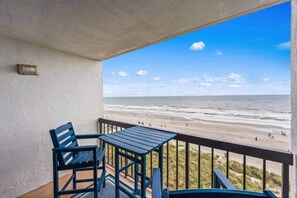 Property grounds - Oceanfront Condo – Steps to the Beach (North Myrtle Beach)