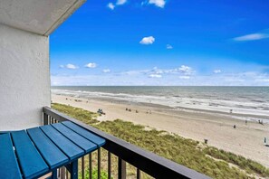 Property grounds - Oceanfront Condo – Steps to the Beach (North Myrtle Beach)