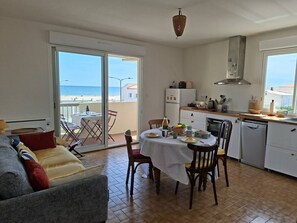 Interior - Lovely flat 50m from the beach (NARBONNE PLAGE)