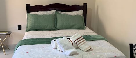 1 bedroom, WiFi, bed sheets