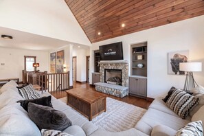 TV, fireplace, stereo, offices