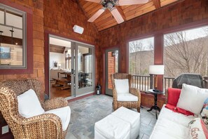 TV, fireplace, stereo, offices