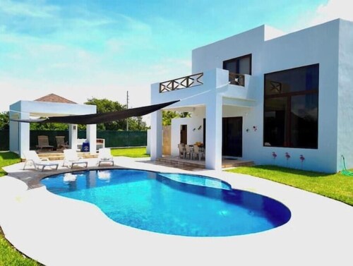 New house in Altamar 2, near the Hotel Solei