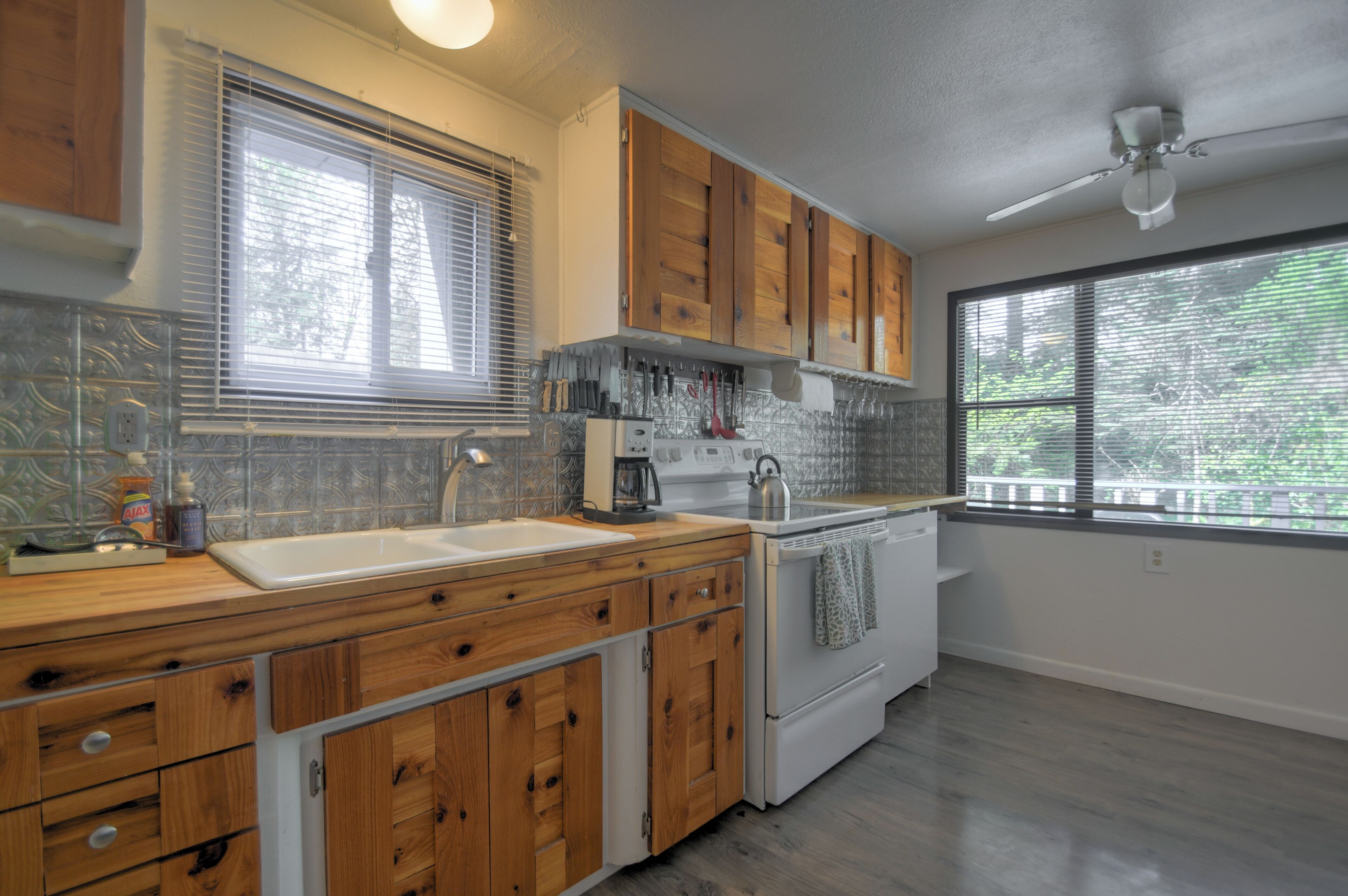 Microwave, oven, stovetop, dishwasher