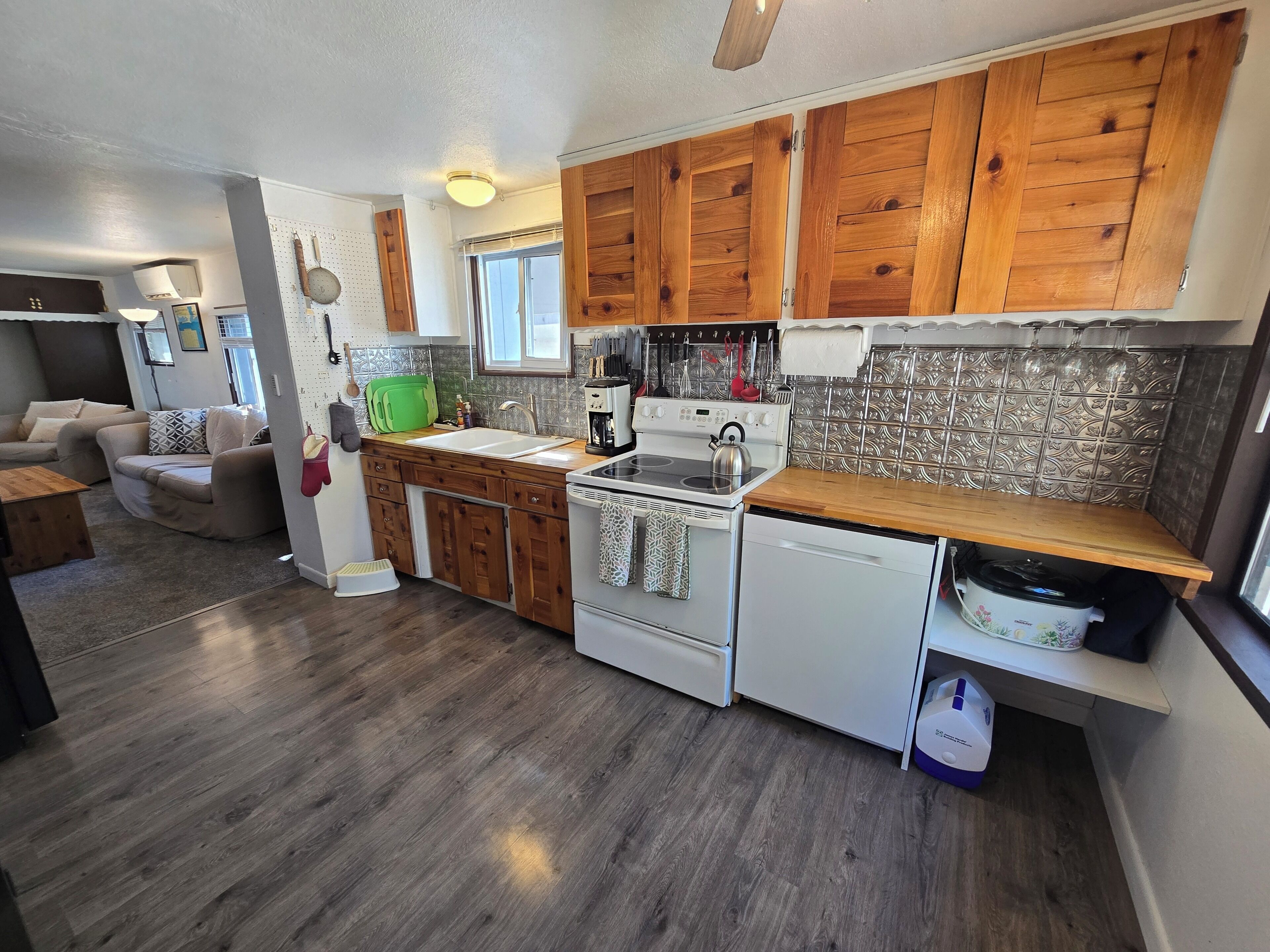 Microwave, oven, stovetop, dishwasher