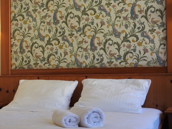 Quarto triplo | Cofres nos quartos, escrivaninha, Wi-Fi de cortesia, roupa de cama