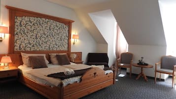 Superior Double Room | In-room safe, desk, free WiFi, bed sheets
