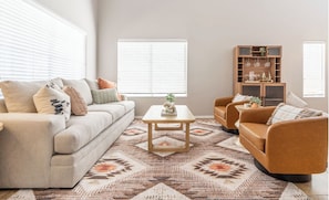 Smart TV, fireplace