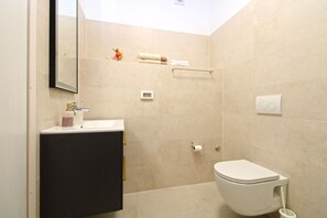 Shower - Studio apartment 1707/204214 (Istria - Banjole), 100m from the beach (Banjole)