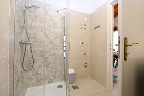 Shower - Studio apartment 1707/204214 (Istria - Banjole), 100m from the beach (Banjole)