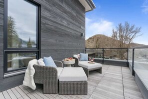 Terrace/patio - Abode at Sky View, rooftop hot tub, walk to town (Jackson)