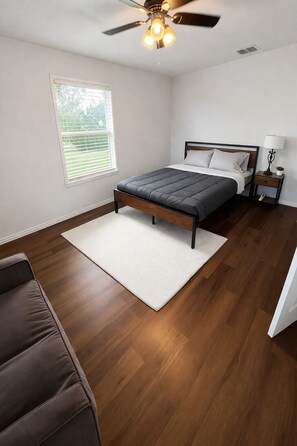 Room - Coastal Cowboy Ranch House (Aransas Pass)