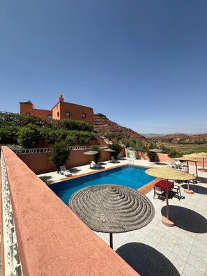 3 piscines extérieures, cabanas gratuites, parasols