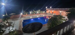3 piscinas al aire libre, cabañas de piscina gratuitas, sombrillas