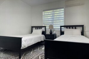 Room - Modern and Spacious 3-bedroom Unit in Charming Brooklyn (brooklyn)