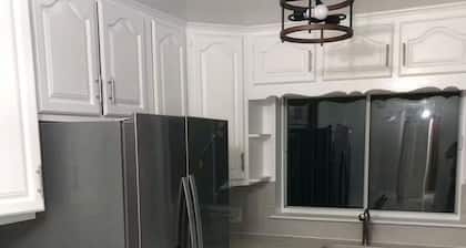 Modern and Spacious 3-bedroom Unit in Charming Brooklyn