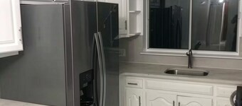 Modern and Spacious 3-bedroom Unit in Charming Brooklyn