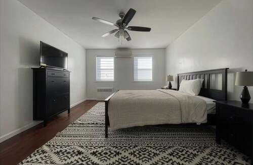 Modern and Spacious 3-bedroom Unit in Charming Brooklyn