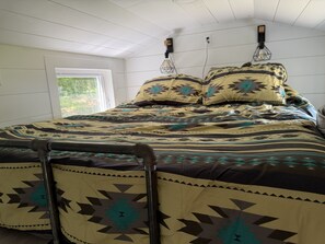 1 bedroom, iron/ironing board, bed sheets - Rare Find: Unique Stonington Tiny House on Private Horse Farm & Kennel (Stonington)