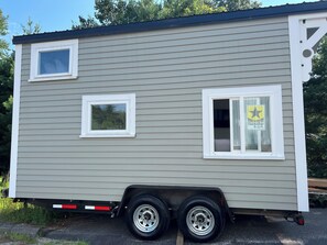 Exterior - Lovely 1-bedroom tiny house with AC in Stonington (Stonington)