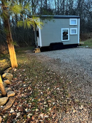 Exterior - Lovely 1-bedroom tiny house with AC in Stonington (Stonington)