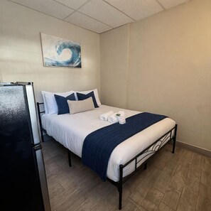 1 bedroom, iron/ironing board, free WiFi, bed sheets - Renovated, small studio 3 miles from the beach #19 (Clearwater)