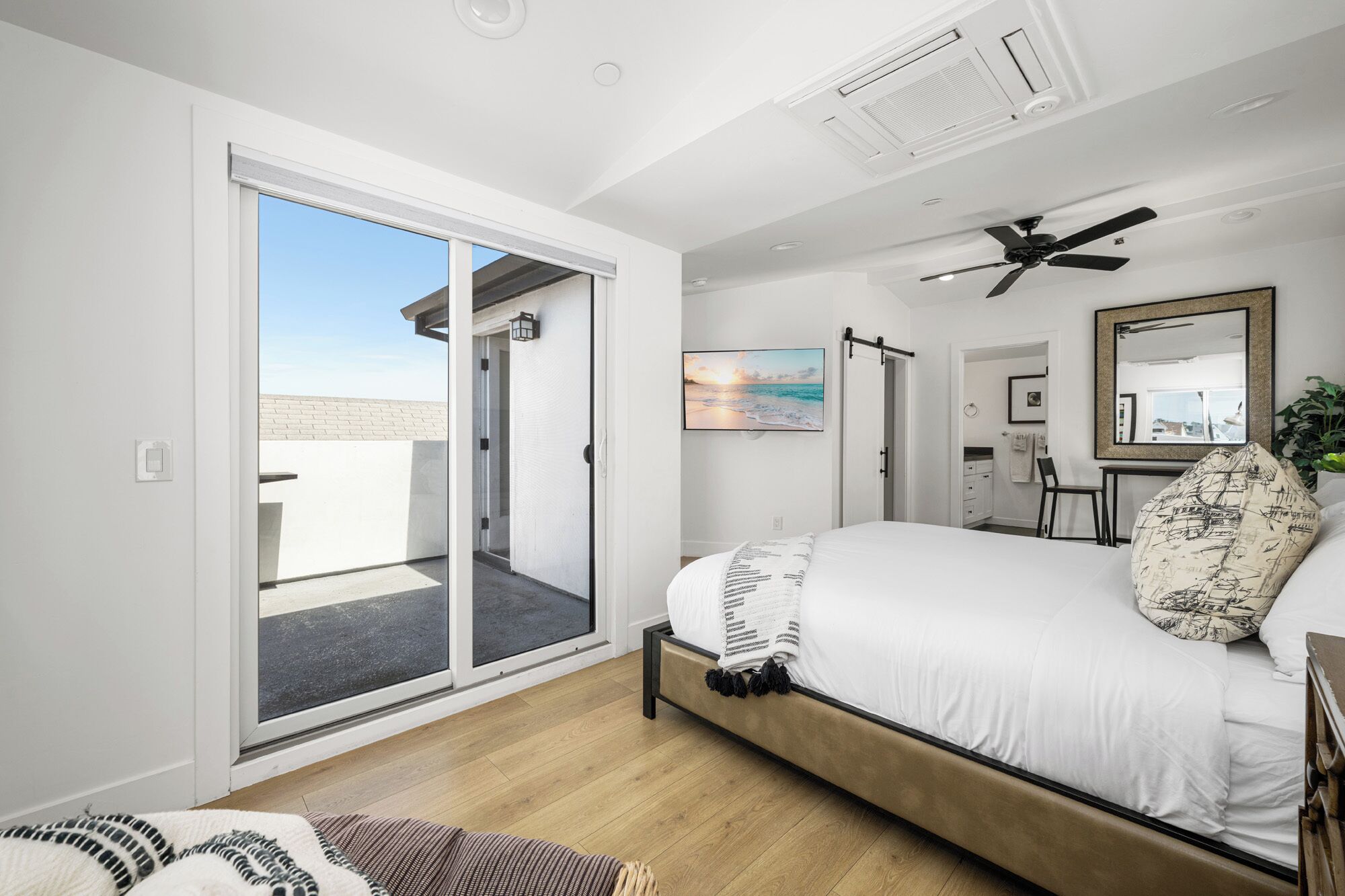 Bügeleisen/Bügelbrett, kostenloses WLAN, Bettwäsche