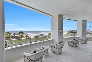 Property grounds - Emerald Suite 607 ~ Luxury 3BR Oceanfront + Full Resort Amenities included (Galveston)