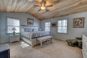 Room - Koi with Mountain and Lake Views (Hiawassee)