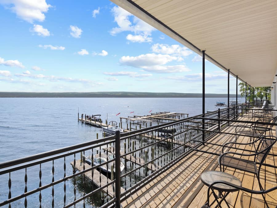 Single Room, 1 King Bed, Lake View | Balcony