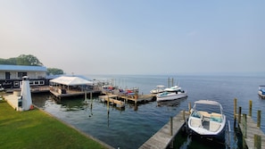 Lake - Showboat Hotel (Himrod)