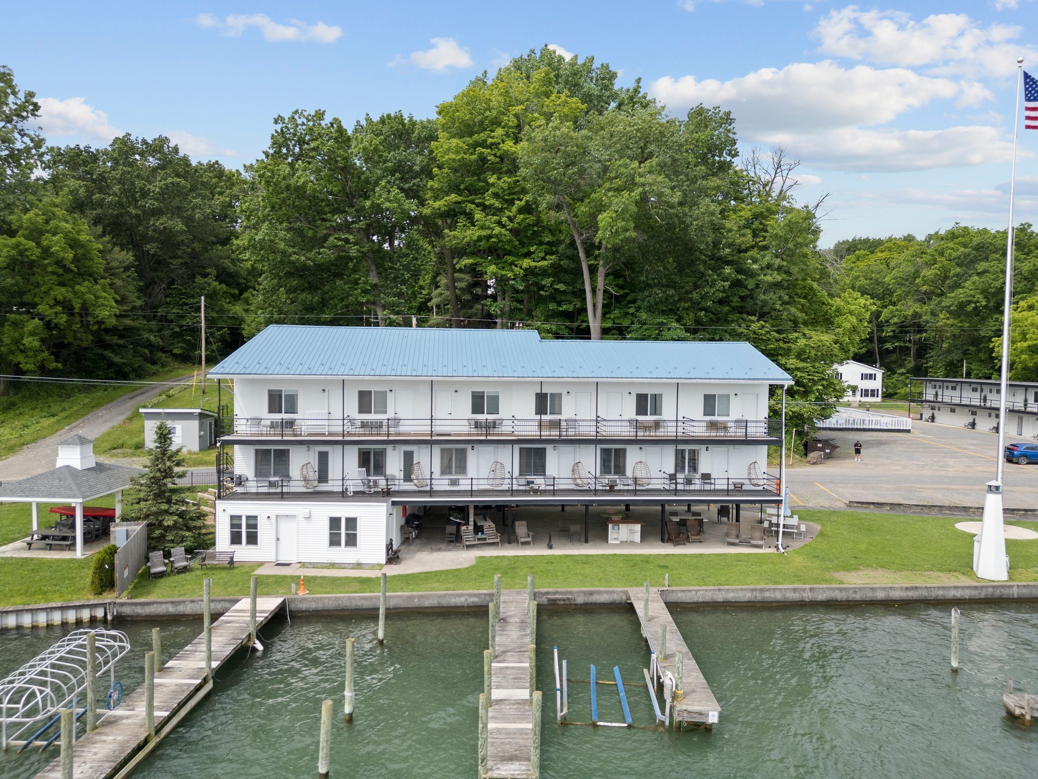 المنشأة من الخارج