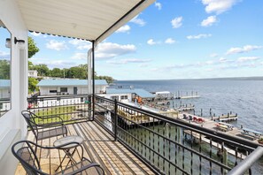 Single Room, 1 King Bed, Lake View | Balcony