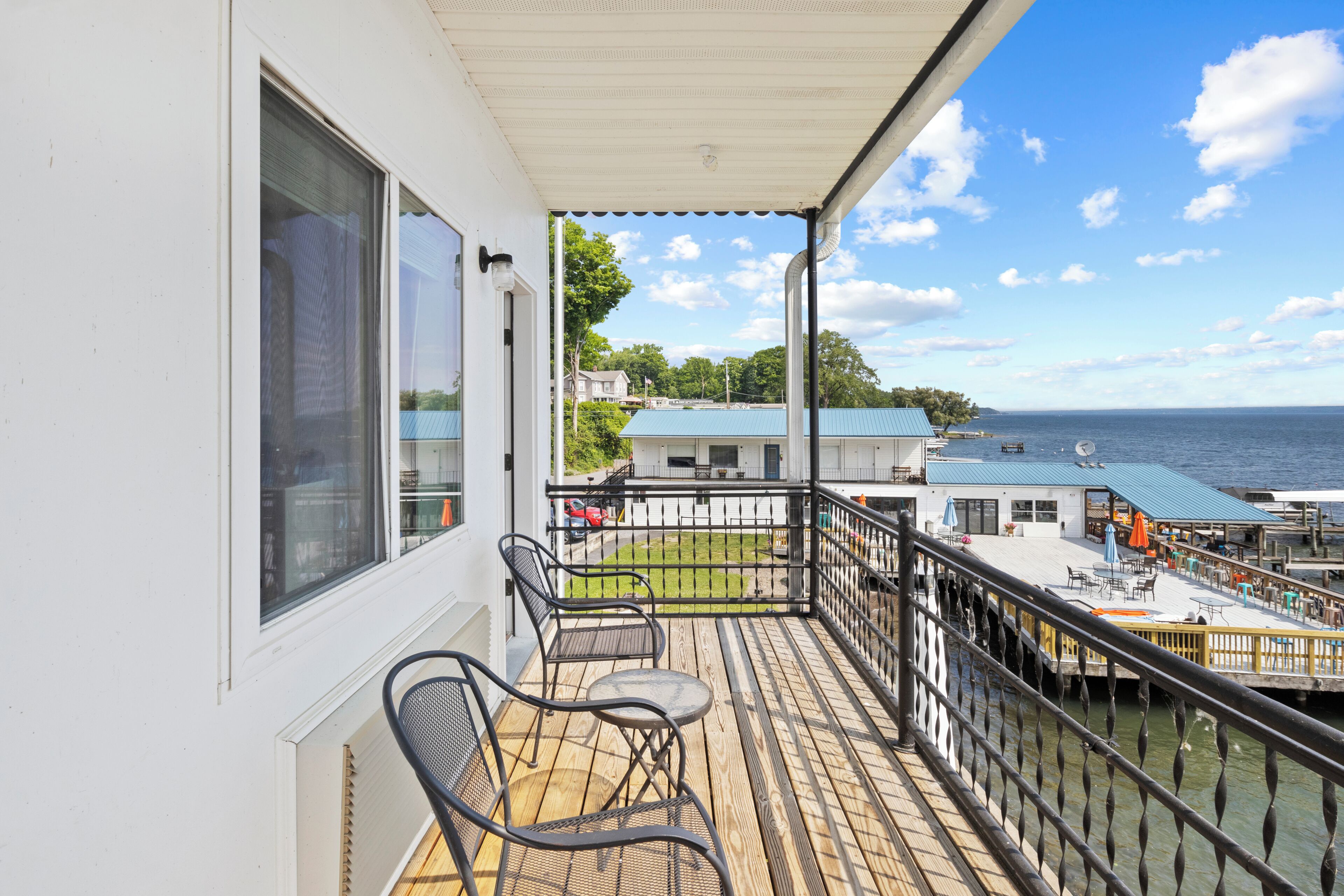 Single Room, 1 King Bed, Lake View | Balcony