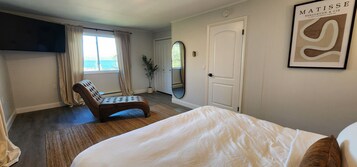 Family House, 6 Bedrooms, Lake View | Individually decorated, individually furnished, free WiFi, bed sheets