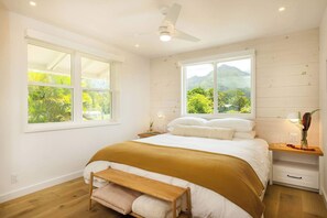 2 bedrooms, desk, iron/ironing board, free WiFi - Cottage Four - Luxury Riverfront Stay on Kauai (Hanalei)