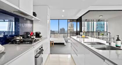 Scenic View 2 Bedroom Apartment - Pools, Gym and Secure Parking