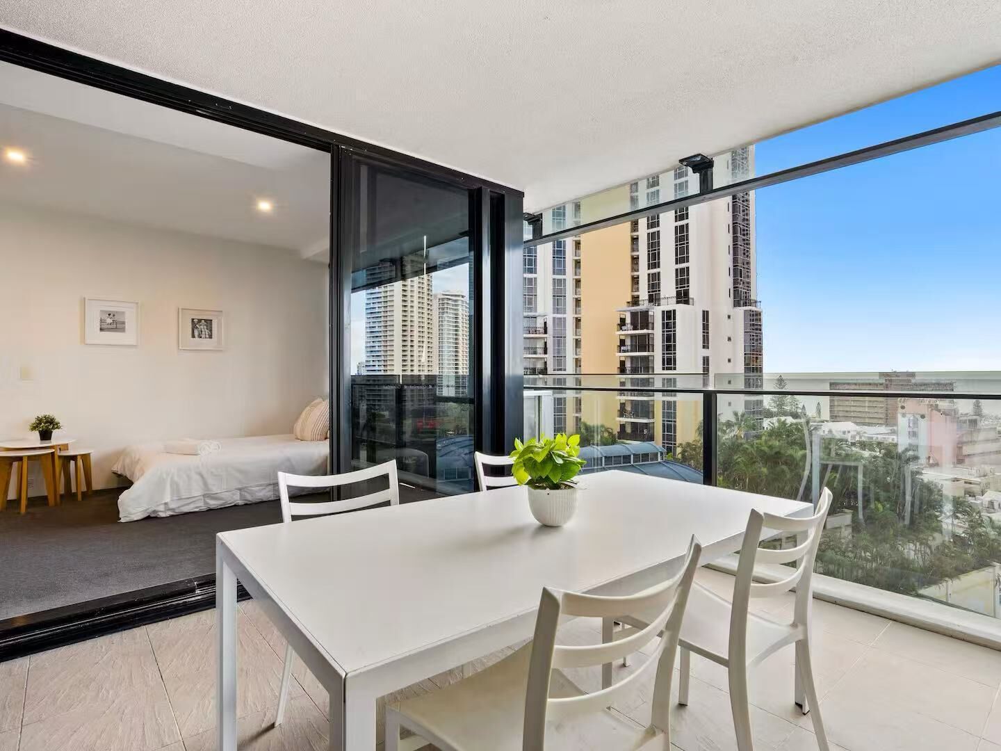 Apartment, 2 Bedrooms, Non Smoking, Balcony | Dining