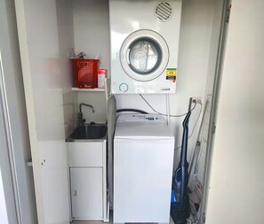 Apartamento, 2 quartos, para não fumantes, sacada | Parte interna