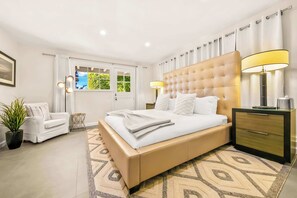 1 bedroom, desk, iron/ironing board, WiFi - Private Garden 1BR , Heart of La Jolla Village (San Diego)