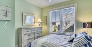 6 bedrooms, iron/ironing board, WiFi, wheelchair access - Ocean block 6BR 4,5BA home with ocean views, elevator, multiple decks & more! (Bethany Beach)