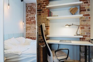 1 bedroom, iron/ironing board, WiFi, bed sheets - Kaszubska Vintage Brick Loft Apartment (Wrocław)