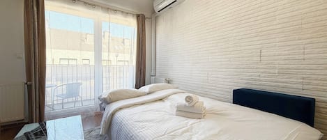 2 habitaciones, tabla de planchar con plancha, wifi y ropa de cama