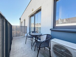 Outdoor dining - Wysoka Two-Level Cosy Apartment (Wysoka)